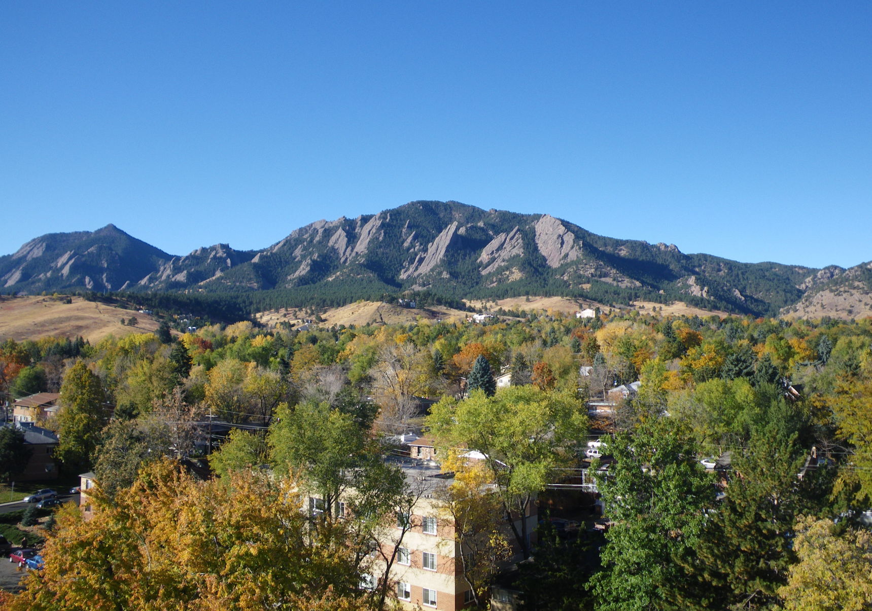 Boulder crews rescue two climbers from First Flatiron Tuesday night